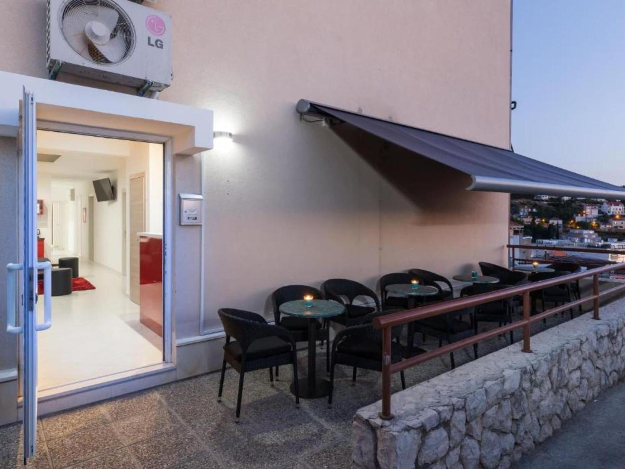 Free Bird - Bed In Four Bed Mixed 3 Holiday home