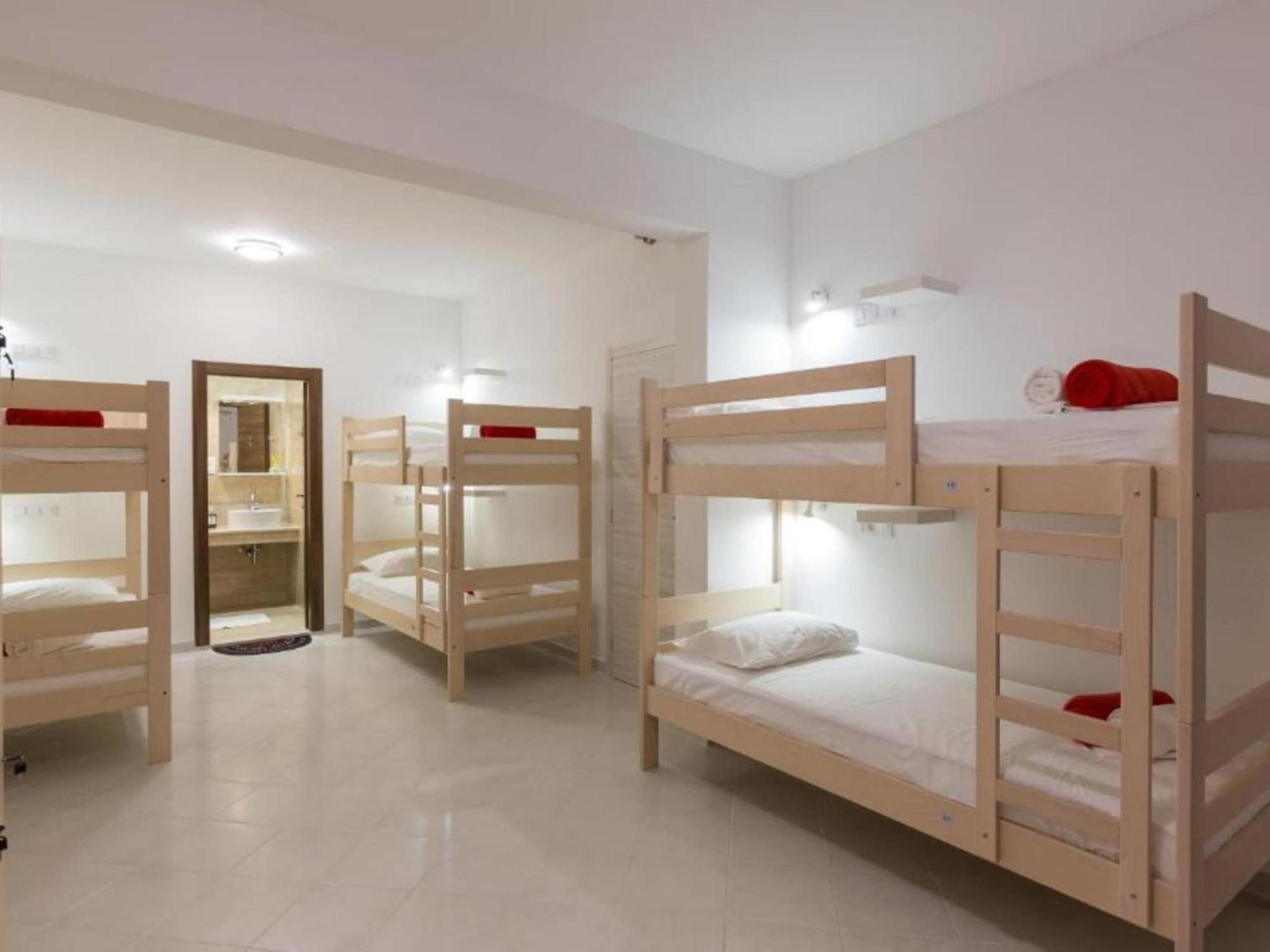 Free Bird - Bed In Four Bed Mixed 3 *